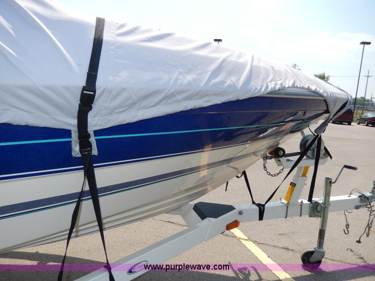 image for item H3020 1993 Bayliner 18' boat