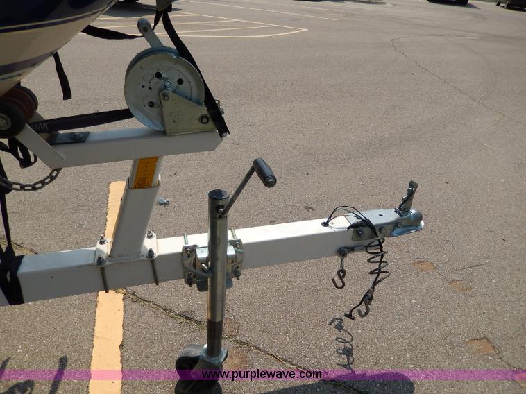 image for item H3020 1993 Bayliner 18' boat