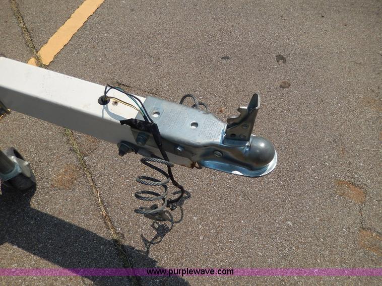 image for item H3020 1993 Bayliner 18' boat