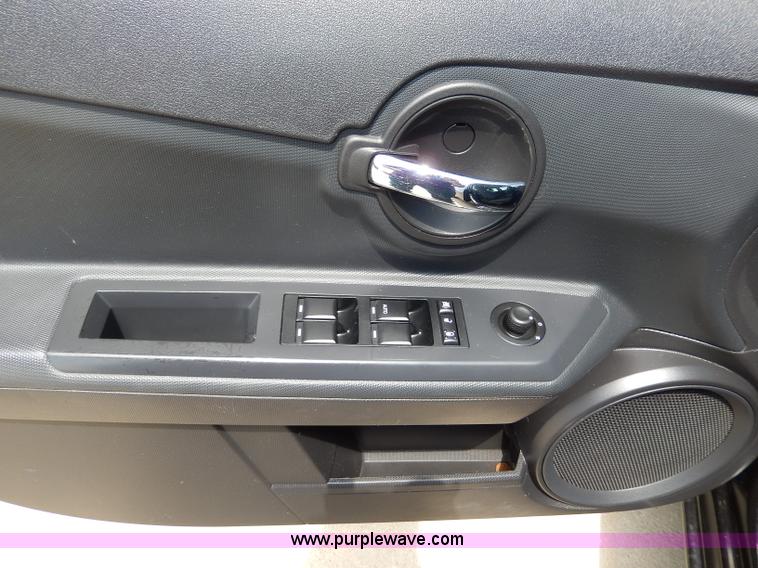 image for item H3039 2010 Dodge Avenger SXT