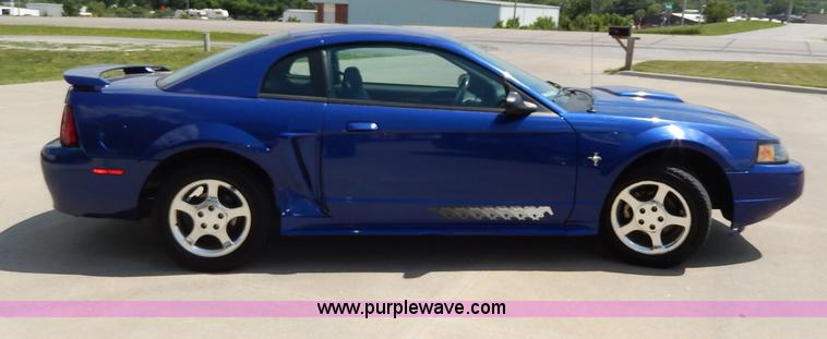 image for item H3040 2003 Ford Mustang
