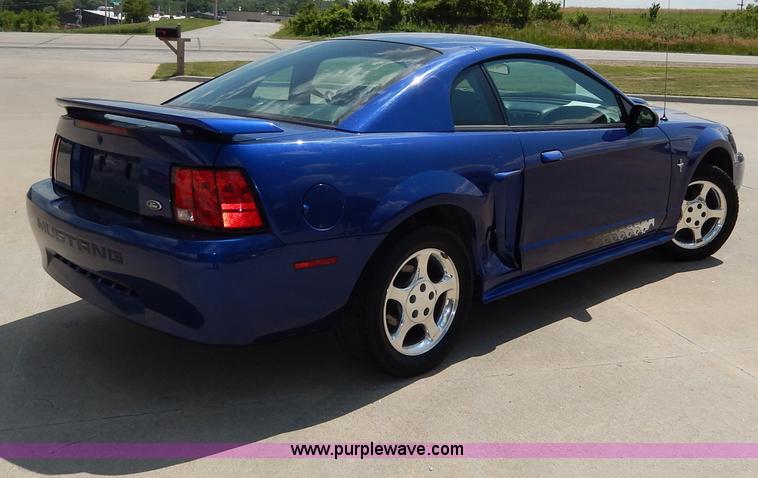 image for item H3040 2003 Ford Mustang