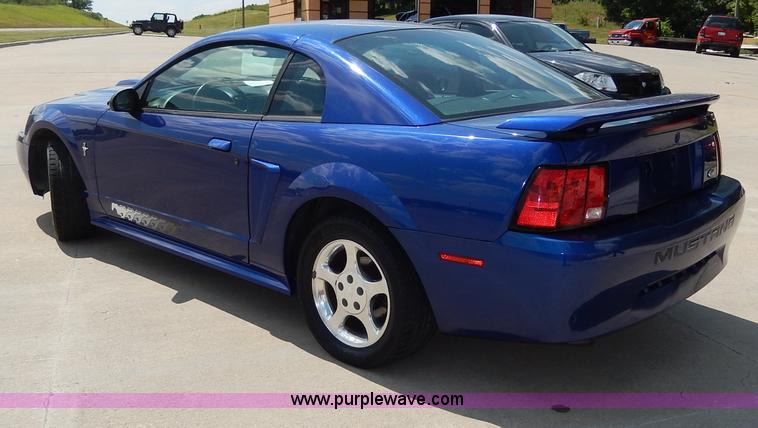 image for item H3040 2003 Ford Mustang