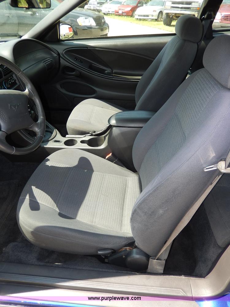 image for item H3040 2003 Ford Mustang