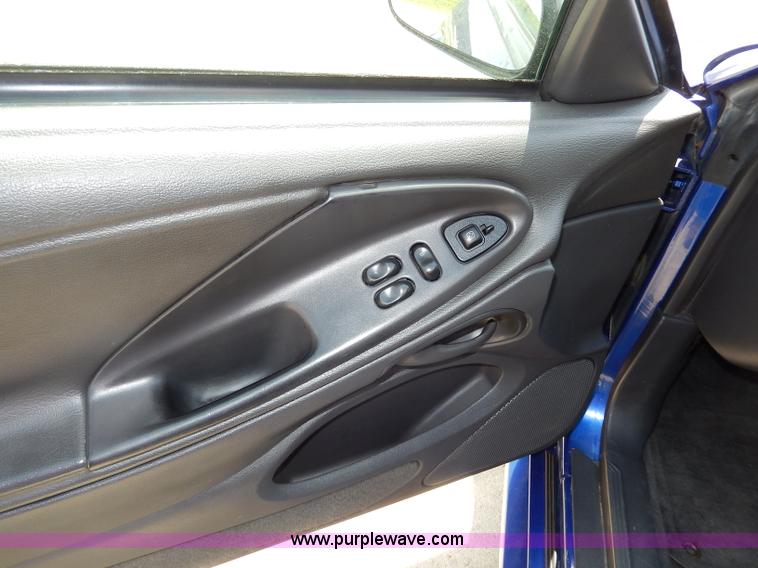 image for item H3040 2003 Ford Mustang
