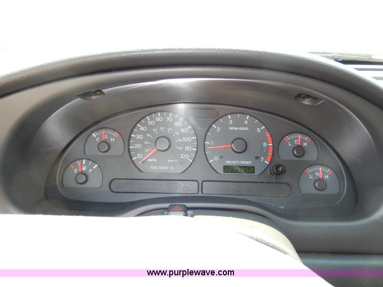 image for item H3040 2003 Ford Mustang