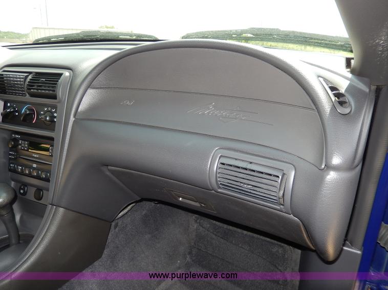 image for item H3040 2003 Ford Mustang