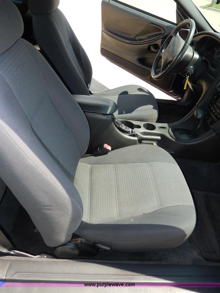 image for item H3040 2003 Ford Mustang