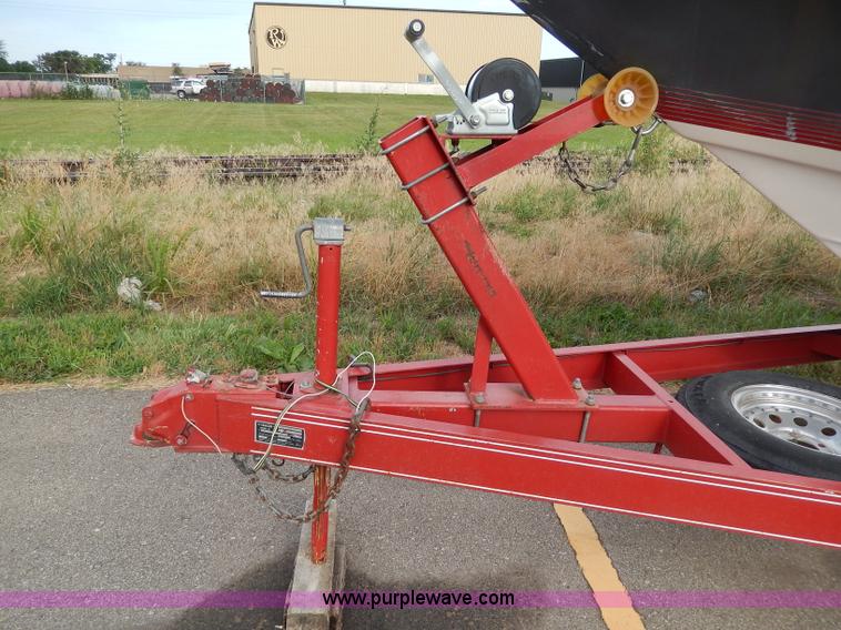 image for item H3061 1990 Reinell 22' boat