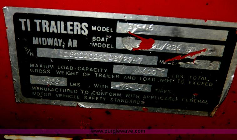 image for item H3061 1990 Reinell 22' boat