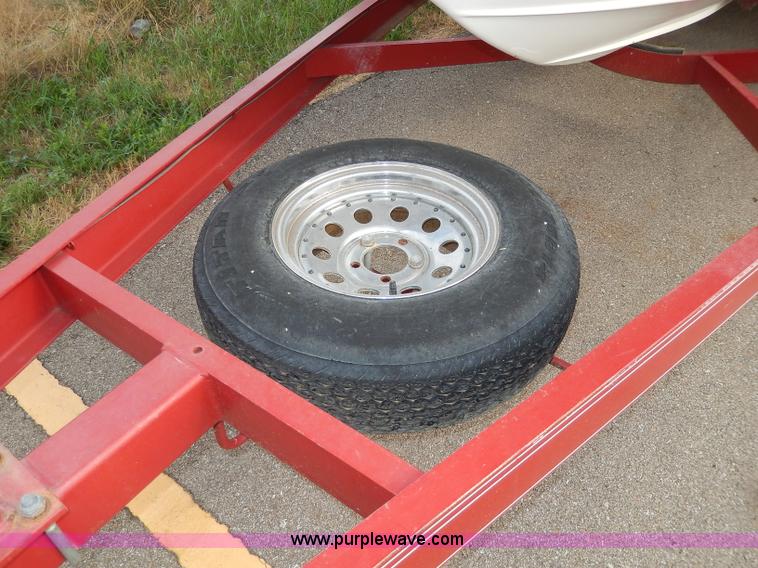 image for item H3061 1990 Reinell 22' boat