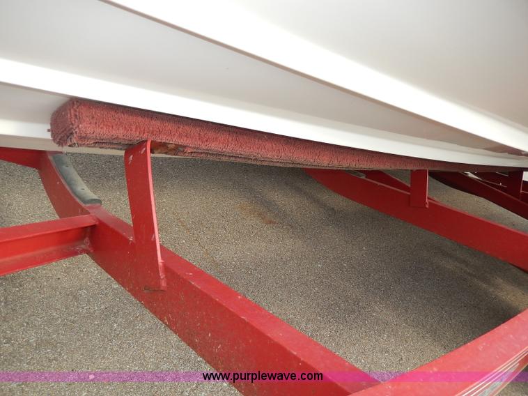 image for item H3061 1990 Reinell 22' boat