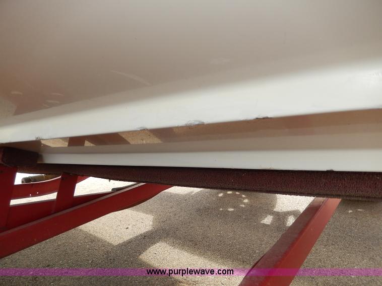 image for item H3061 1990 Reinell 22' boat