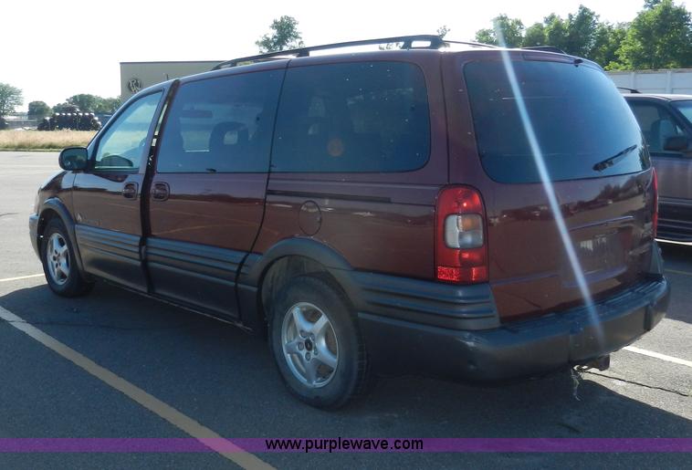 image for item H3075 2001 Pontiac Montana van