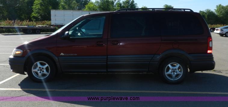 image for item H3075 2001 Pontiac Montana van