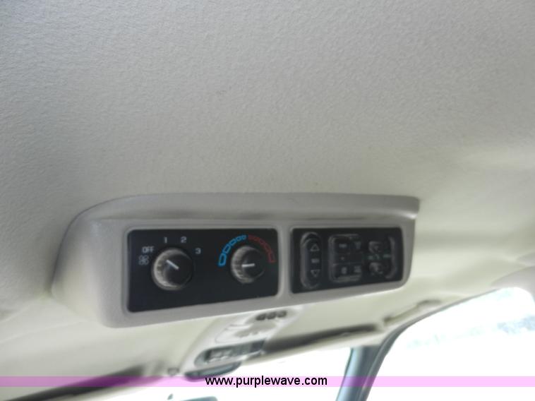 image for item H3075 2001 Pontiac Montana van