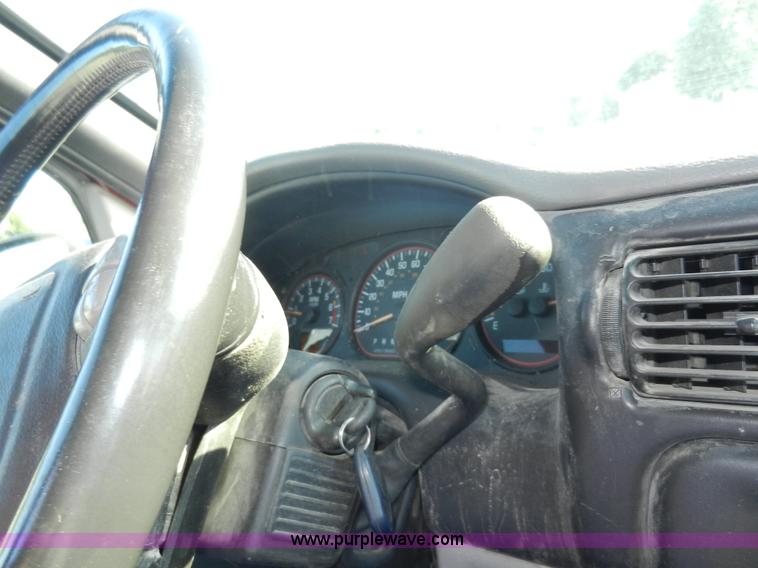 image for item H3075 2001 Pontiac Montana van