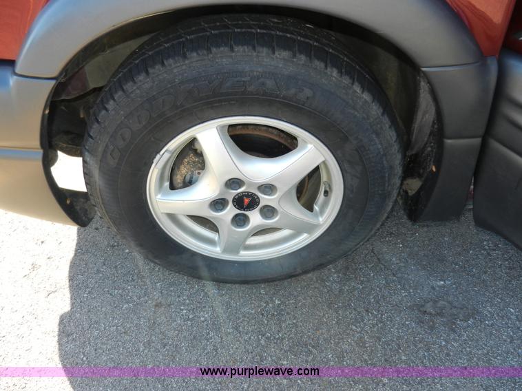 image for item H3075 2001 Pontiac Montana van