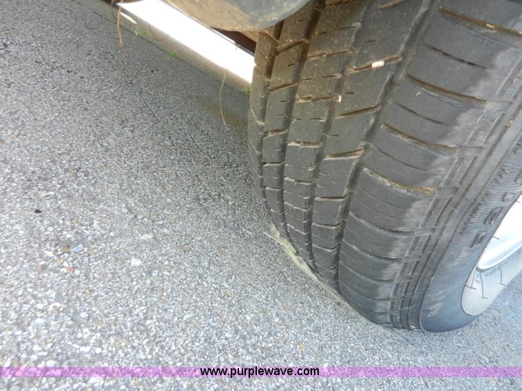 image for item H3075 2001 Pontiac Montana van