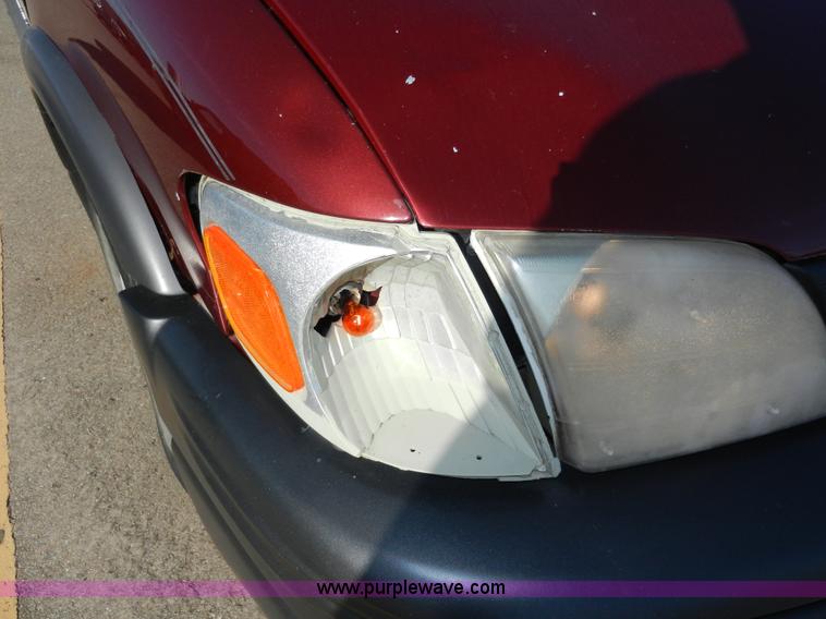 image for item H3075 2001 Pontiac Montana van