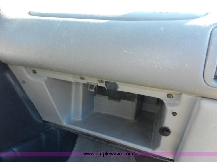 image for item H3075 2001 Pontiac Montana van