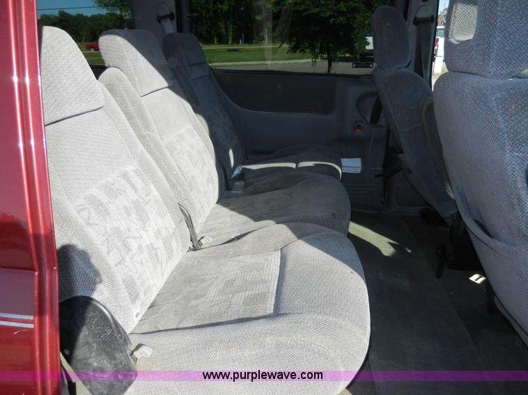 image for item H3075 2001 Pontiac Montana van