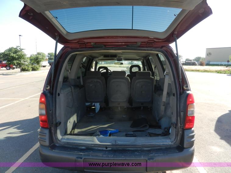 image for item H3075 2001 Pontiac Montana van