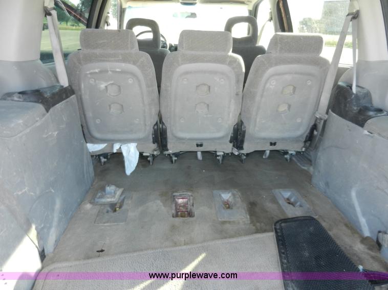 image for item H3075 2001 Pontiac Montana van