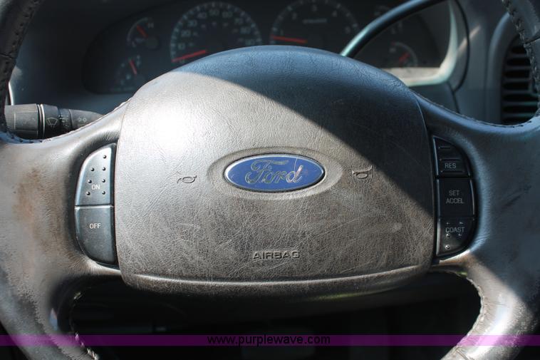 image for item H3512 2004 Ford F150 Heritage XLT SuperCab pickup truck