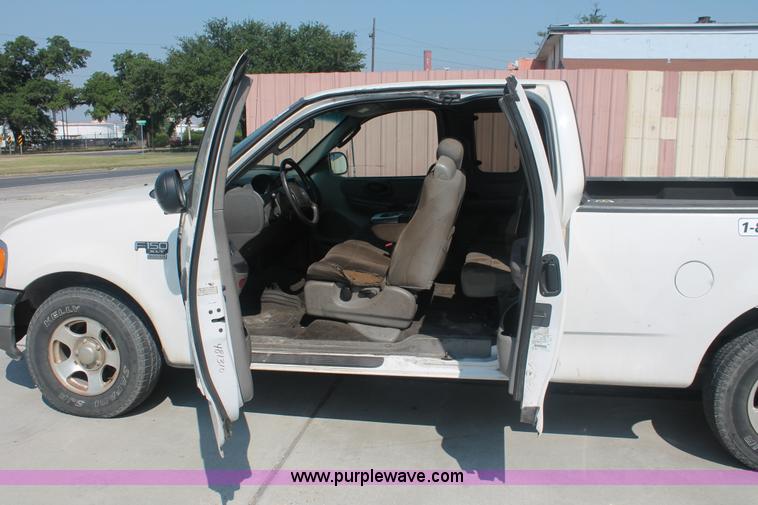 image for item H3512 2004 Ford F150 Heritage XLT SuperCab pickup truck