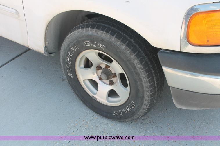 image for item H3512 2004 Ford F150 Heritage XLT SuperCab pickup truck