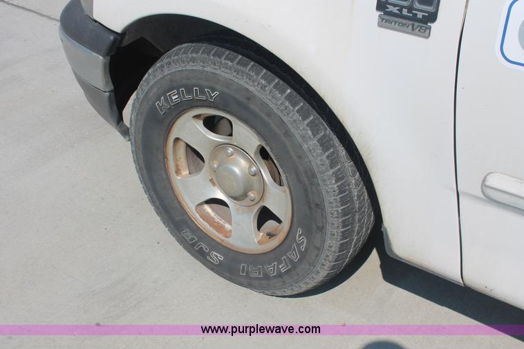 image for item H3512 2004 Ford F150 Heritage XLT SuperCab pickup truck