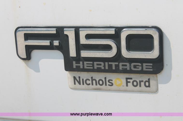 image for item H3512 2004 Ford F150 Heritage XLT SuperCab pickup truck