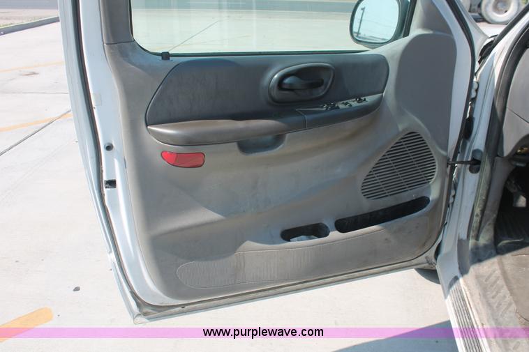 image for item H3513 2003 Ford F150 XLT SuperCab pickup truck