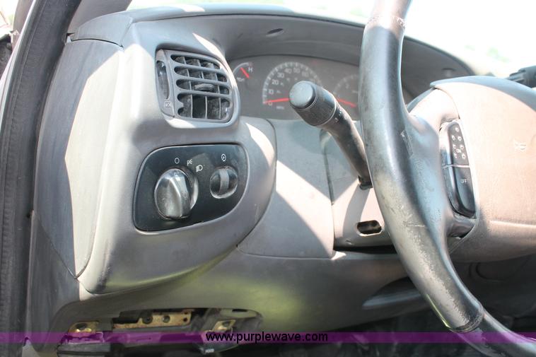 image for item H3513 2003 Ford F150 XLT SuperCab pickup truck