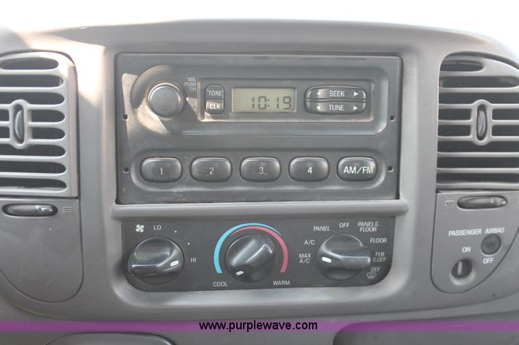 image for item H3513 2003 Ford F150 XLT SuperCab pickup truck