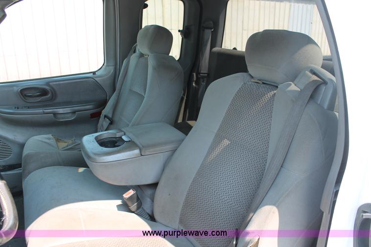 image for item H3513 2003 Ford F150 XLT SuperCab pickup truck