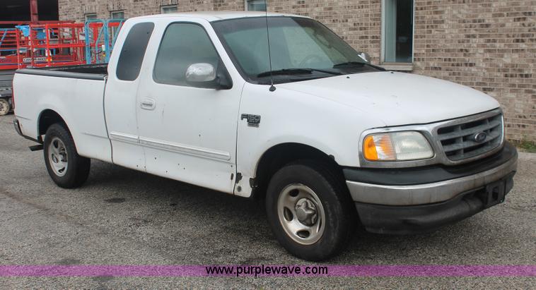 image for item H3515 2002 Ford F150 XLT SuperCab pickup truck