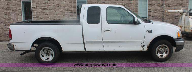 image for item H3515 2002 Ford F150 XLT SuperCab pickup truck