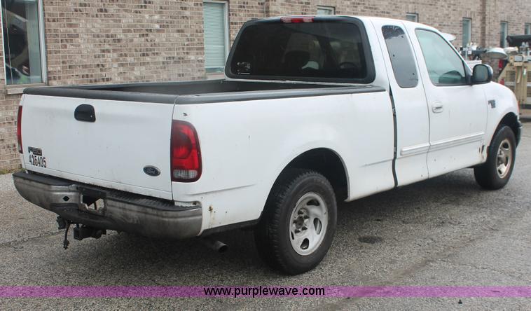 image for item H3515 2002 Ford F150 XLT SuperCab pickup truck