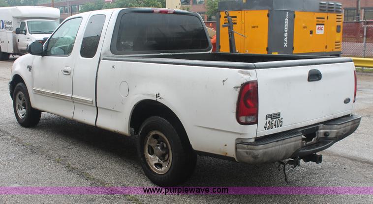 image for item H3515 2002 Ford F150 XLT SuperCab pickup truck