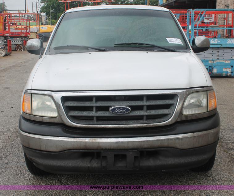 image for item H3515 2002 Ford F150 XLT SuperCab pickup truck