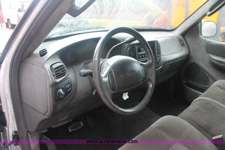 image for item H3515 2002 Ford F150 XLT SuperCab pickup truck