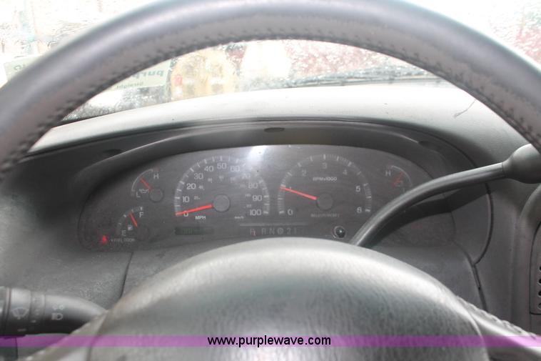 image for item H3515 2002 Ford F150 XLT SuperCab pickup truck