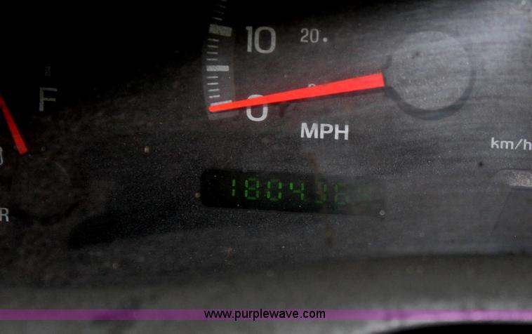 image for item H3515 2002 Ford F150 XLT SuperCab pickup truck