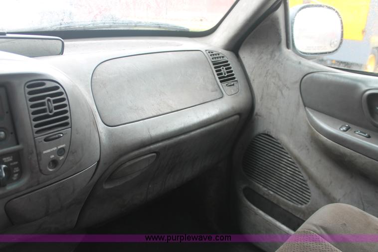 image for item H3515 2002 Ford F150 XLT SuperCab pickup truck