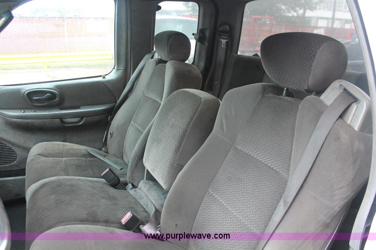 image for item H3515 2002 Ford F150 XLT SuperCab pickup truck