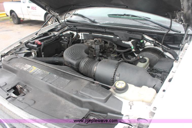 image for item H3515 2002 Ford F150 XLT SuperCab pickup truck