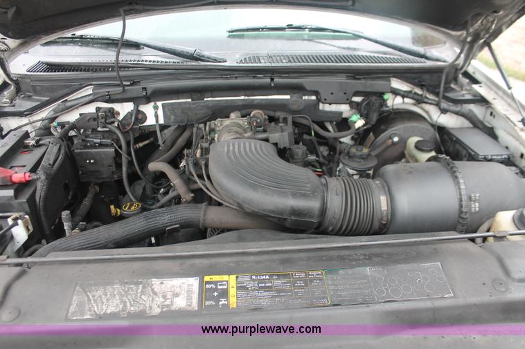 image for item H3515 2002 Ford F150 XLT SuperCab pickup truck