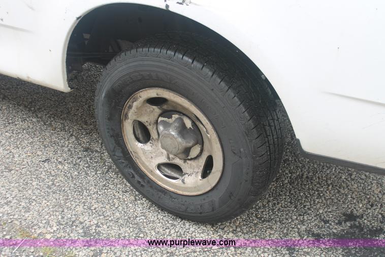 image for item H3515 2002 Ford F150 XLT SuperCab pickup truck